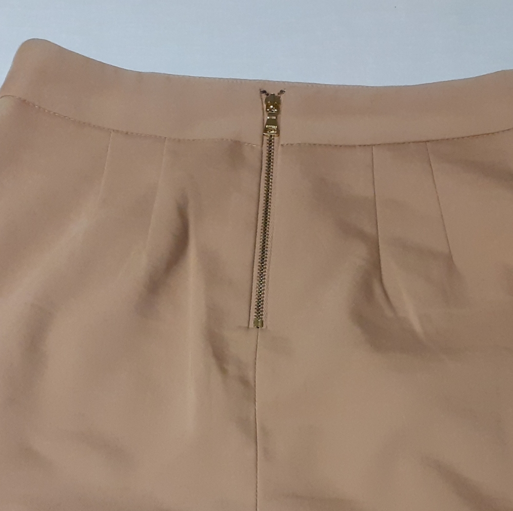 4/$60 Short Beige Skirt - Size 2 (XS) - Picture 9 of 10
